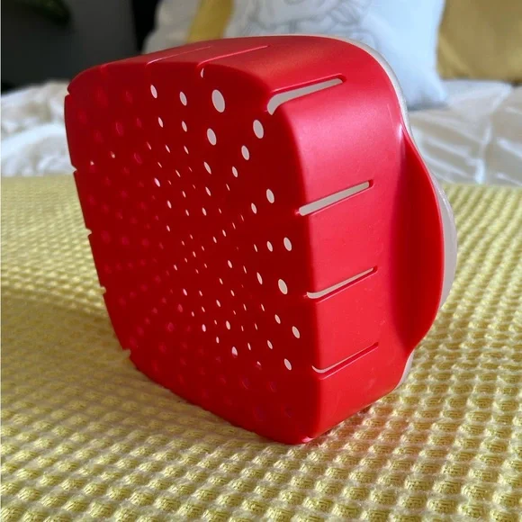 Berry Rinse & Store Colander Food Storage Container - Picture 6 of 8